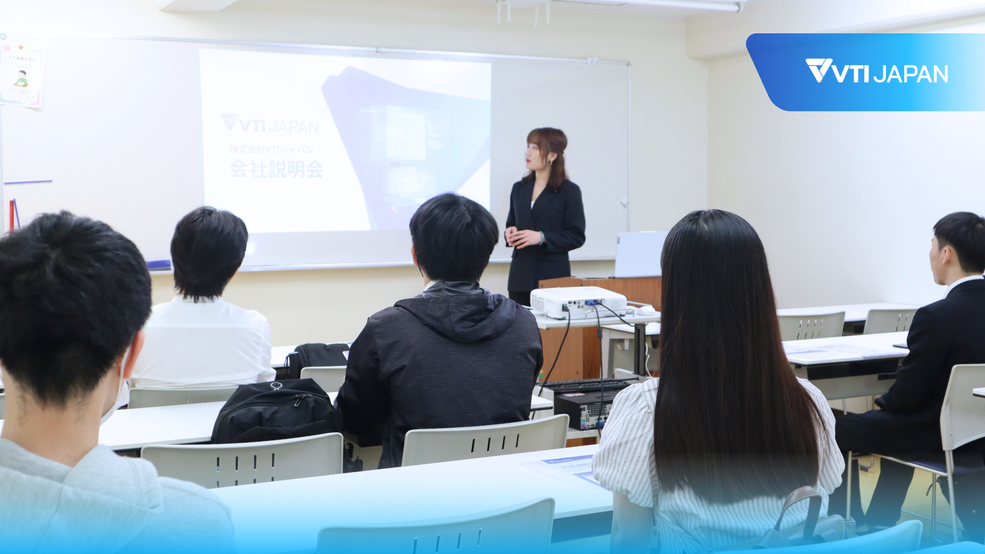 ベトナム人IT学生向け会社説明会を専門学校で開催しました